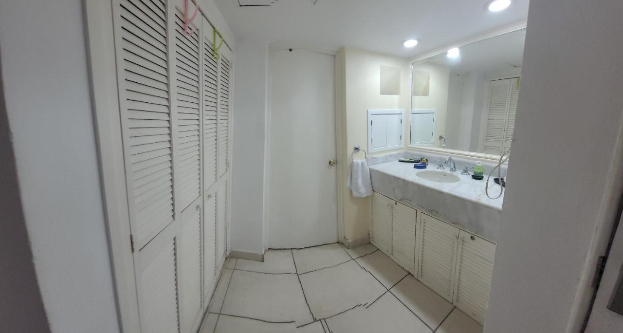 Beachfront View Condo Beside La Isla Mall 푸에르토 발라타 외부 사진