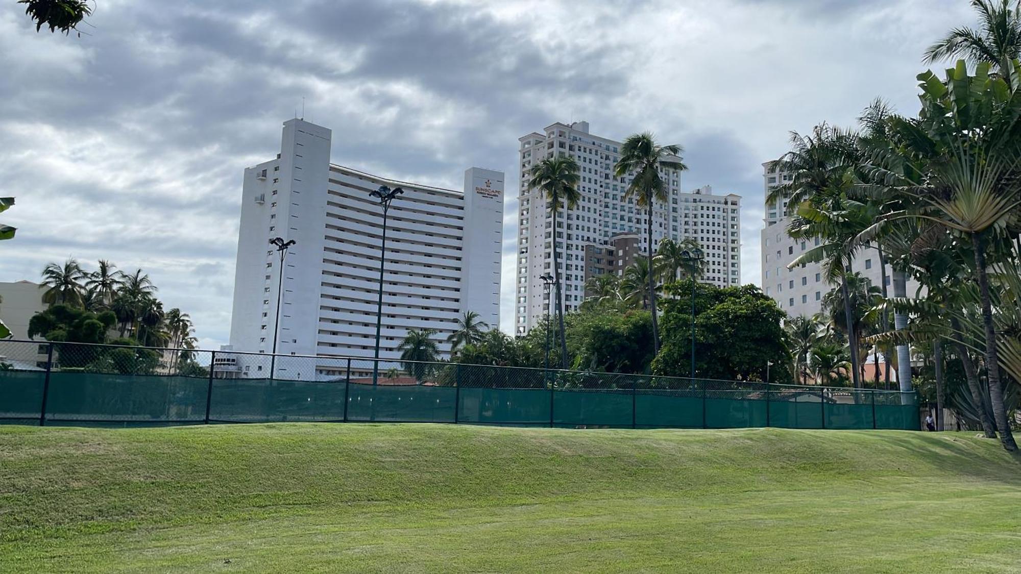 Beachfront View Condo Beside La Isla Mall 푸에르토 발라타 외부 사진